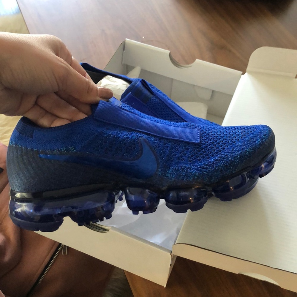 Fly knit Vapormax Nike’s size 7 blue brand new